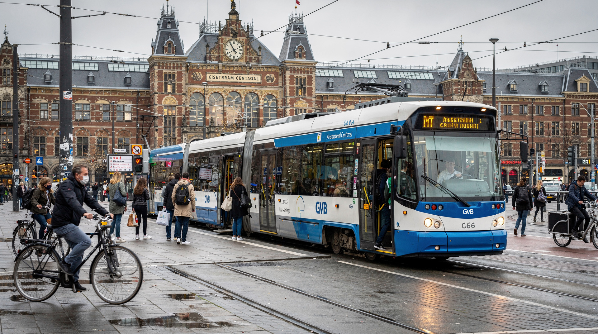Amsterdam public transport — complete guide to GVB trams, buses and metro