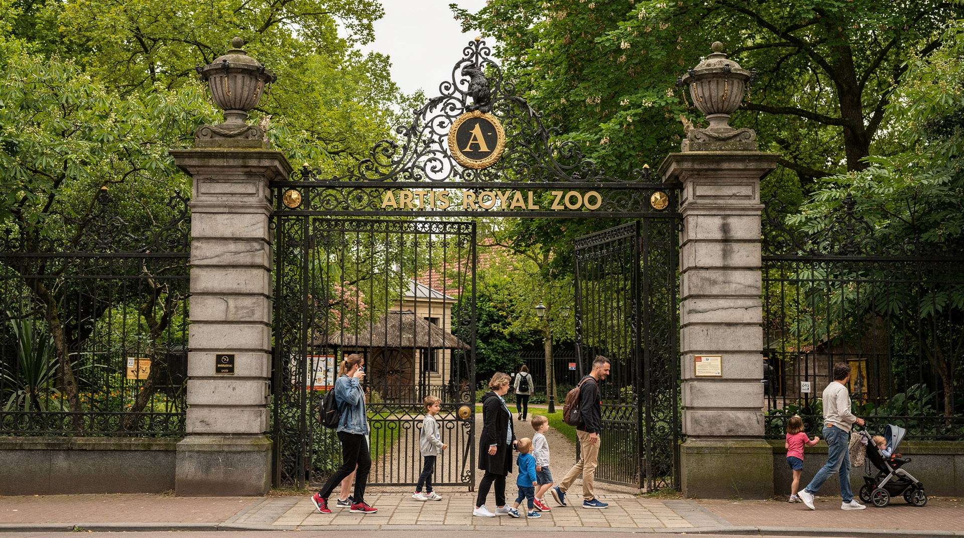ARTIS Royal Zoo Amsterdam — visitor guide and honest review